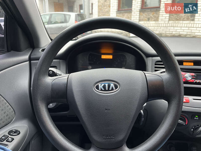 Седан Kia Rio 2007 в Белой Церкви