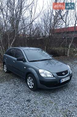 Хэтчбек Kia Rio 2008 в Ровно