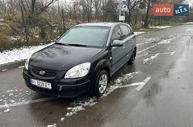 Хэтчбек Kia Rio 2008 в Киеве