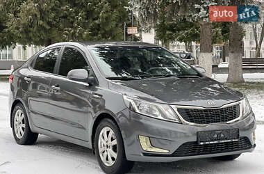 Седан Kia Rio 2012 в Ровно