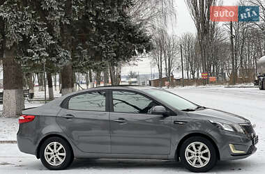 Седан Kia Rio 2012 в Ровно