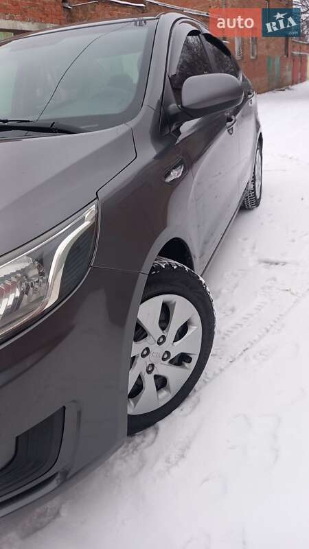 Седан Kia Rio 2013 в Сумах