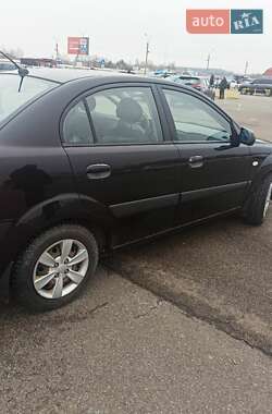 Седан Kia Rio 2008 в Обухове