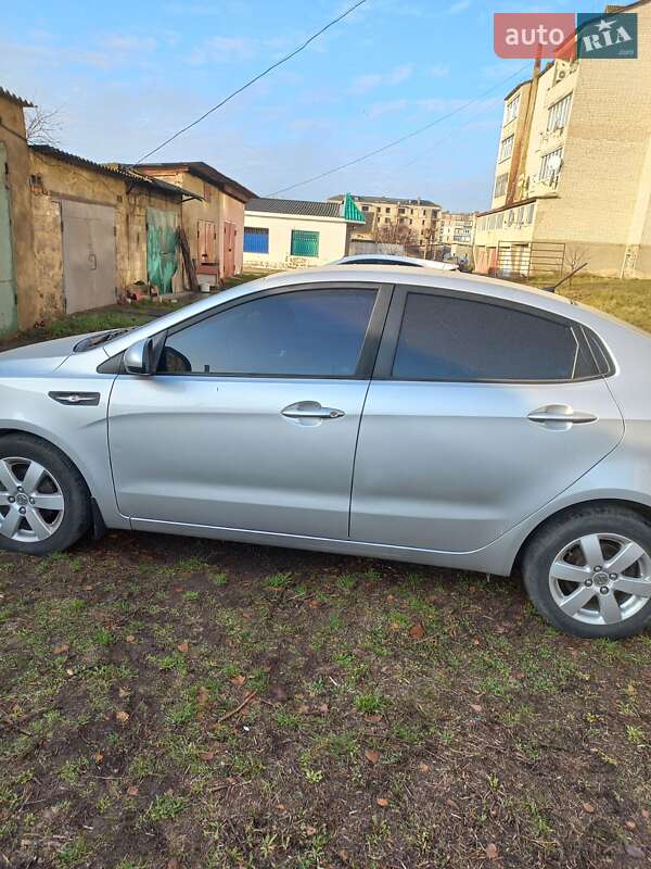 Седан Kia Rio 2013 в Гайвороне