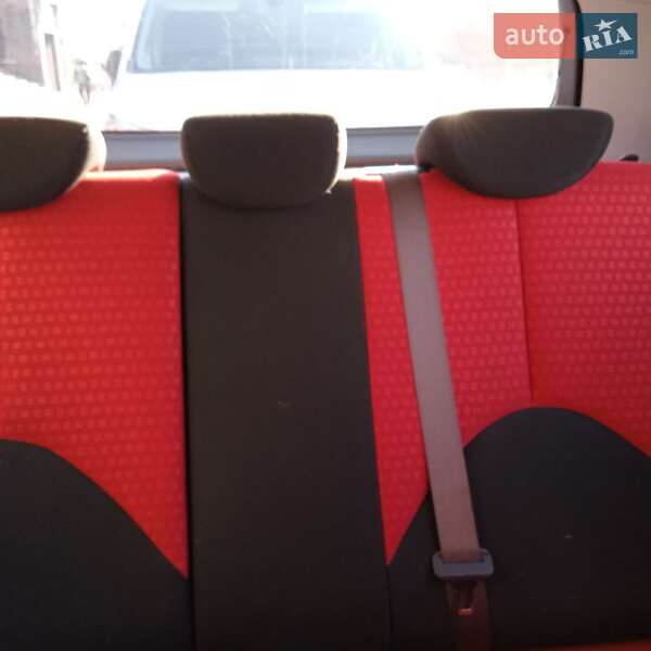 Хэтчбек Kia Rio 2005 в Черновцах