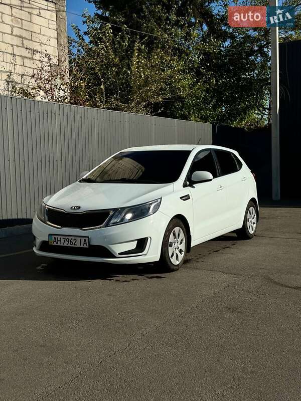 Хетчбек Kia Rio 2012 в Дніпрі