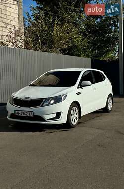 Хетчбек Kia Rio 2012 в Дніпрі