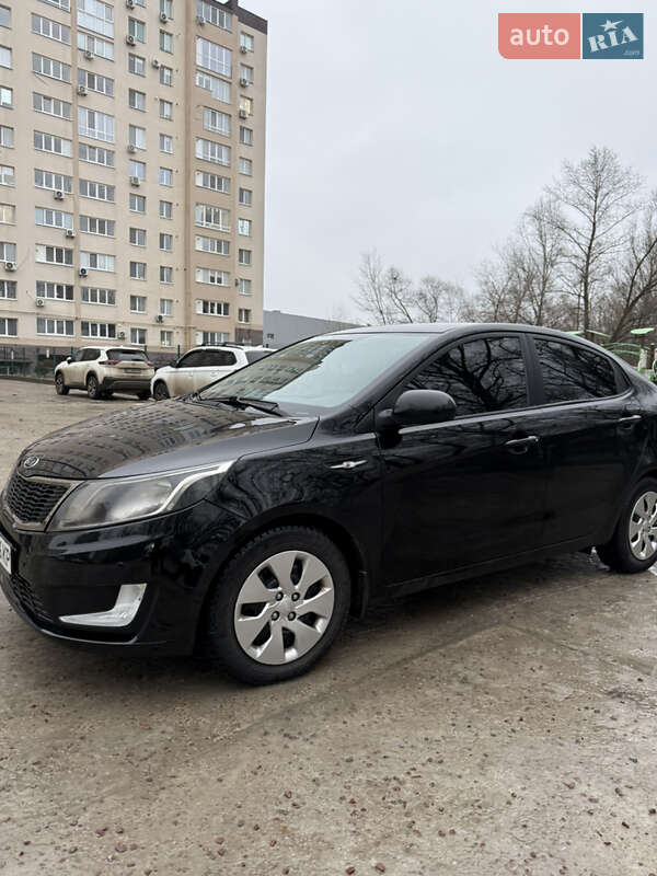 Седан Kia Rio 2012 в Сумах