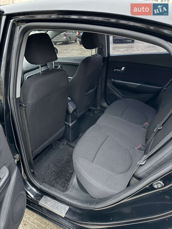 Седан Kia Rio 2012 в Сумах