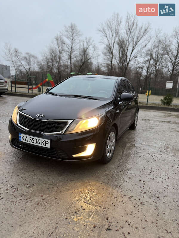 Седан Kia Rio 2012 в Сумах
