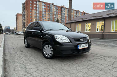 Хетчбек Kia Rio 2008 в Дніпрі