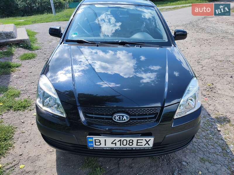 Хэтчбек Kia Rio 2009 в Гадяче