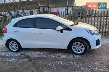 Хетчбек Kia Rio 2016 в Гадячі