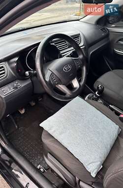 Седан Kia Rio 2013 в 