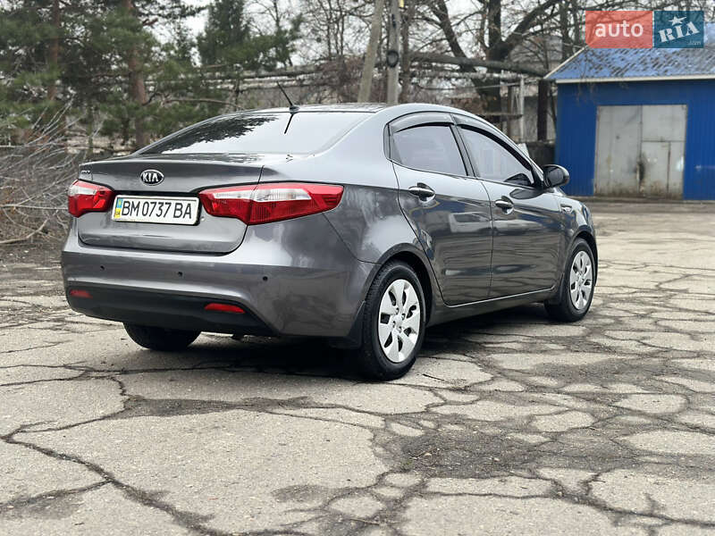 Седан Kia Rio 2013 в Сумах