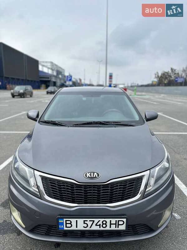 Седан Kia Rio 2013 в Полтаві