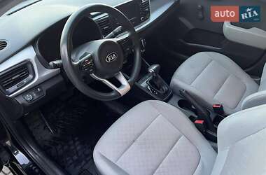 Седан Kia Rio 2017 в Николаеве