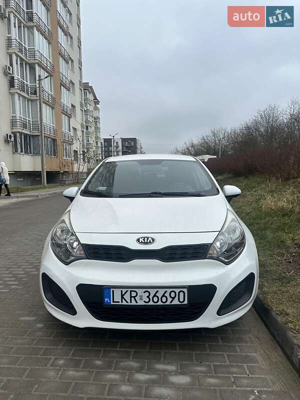 Хэтчбек Kia Rio 2013 в Львове