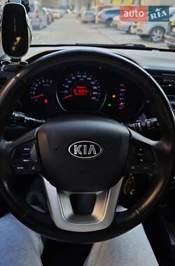 Хэтчбек Kia Rio 2012 в Харькове