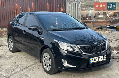 Седан Kia Rio 2012 в Ржищеве