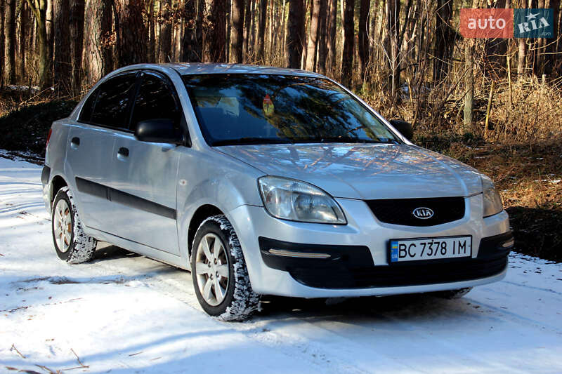 Седан Kia Rio 2008 в Кременце