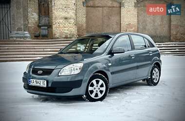 Хэтчбек Kia Rio 2008 в Киеве