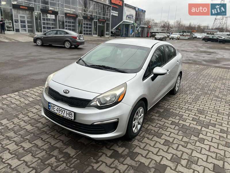 Седан Kia Rio 2015 в Николаеве