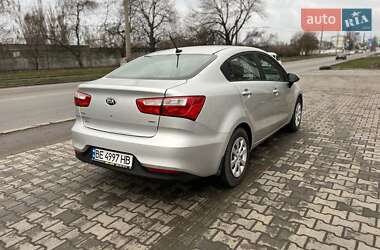 Седан Kia Rio 2015 в Николаеве