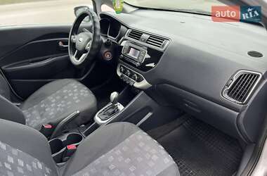 Седан Kia Rio 2015 в Николаеве