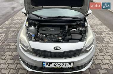 Седан Kia Rio 2015 в Николаеве