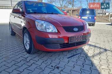 Седан Kia Rio 2008 в Чернівцях