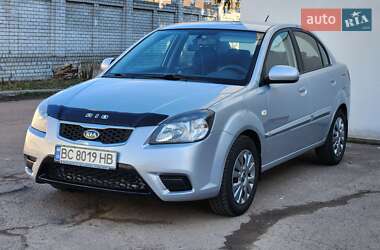 Седан Kia Rio 2010 в Черкасах