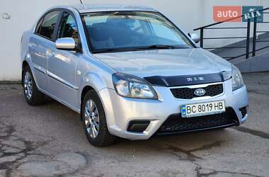 Седан Kia Rio 2010 в Черкасах