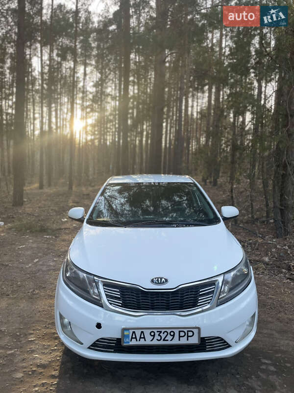 Седан Kia Rio 2011 в Киеве