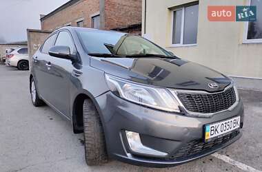 Седан Kia Rio 2013 в Острозі