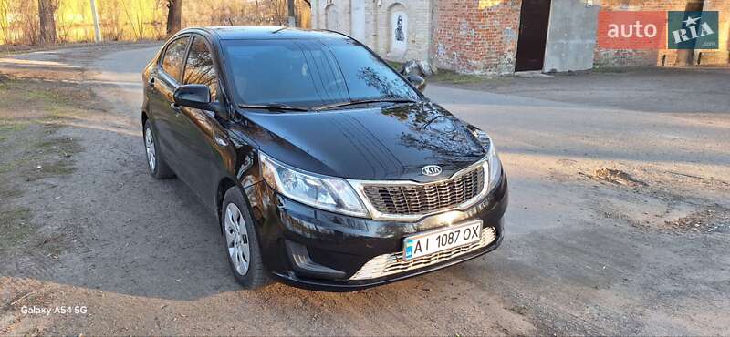 Седан Kia Rio 2012 в Городище