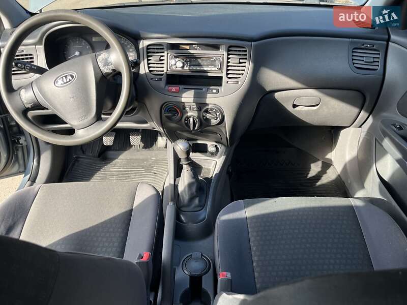 Седан Kia Rio 2008 в Львові