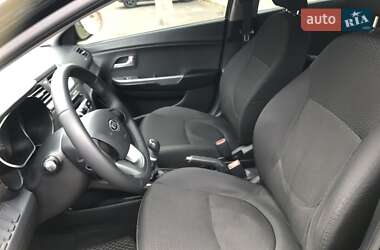 Седан Kia Rio 2011 в 