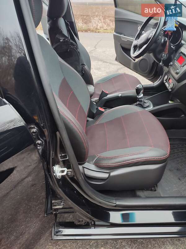 Седан Kia Rio 2013 в Киеве
