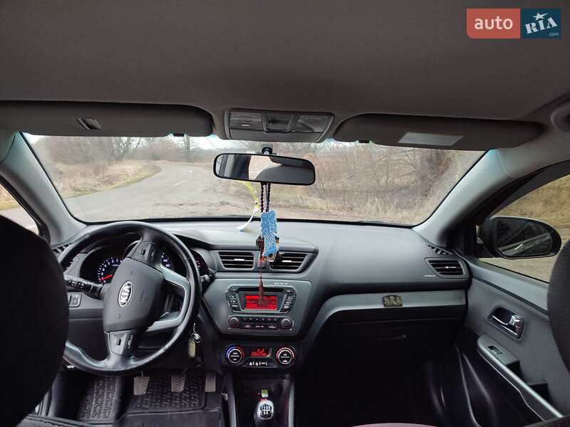 Седан Kia Rio 2013 в Киеве