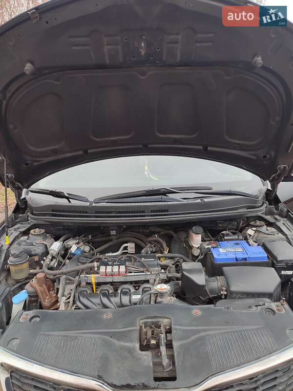 Седан Kia Rio 2013 в Киеве