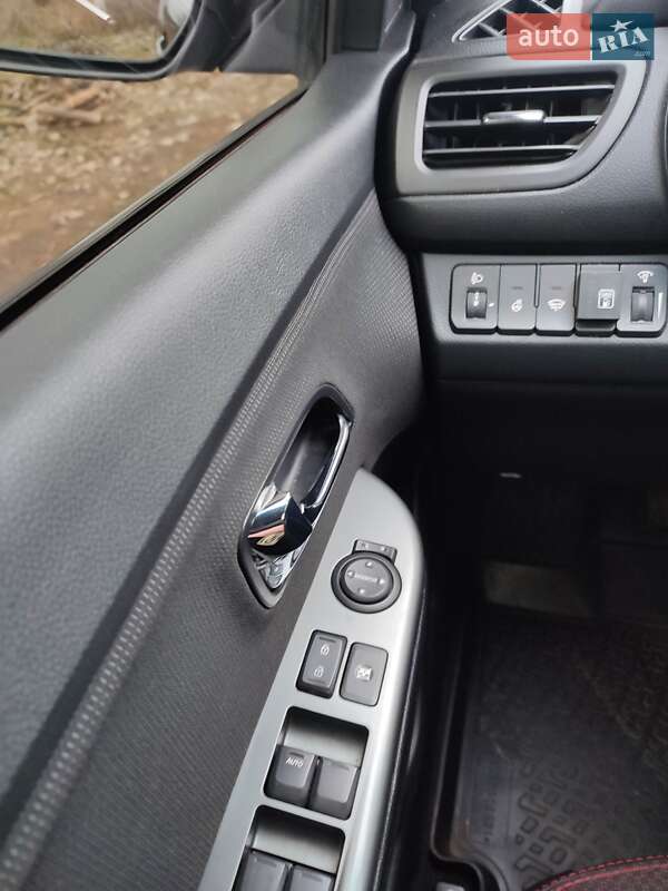 Седан Kia Rio 2013 в Киеве