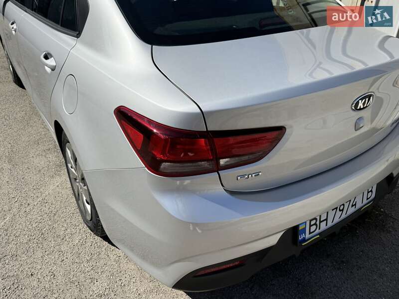 Седан Kia Rio 2019 в Киеве фото 4 Седан Kia Rio 2019 в Киеве