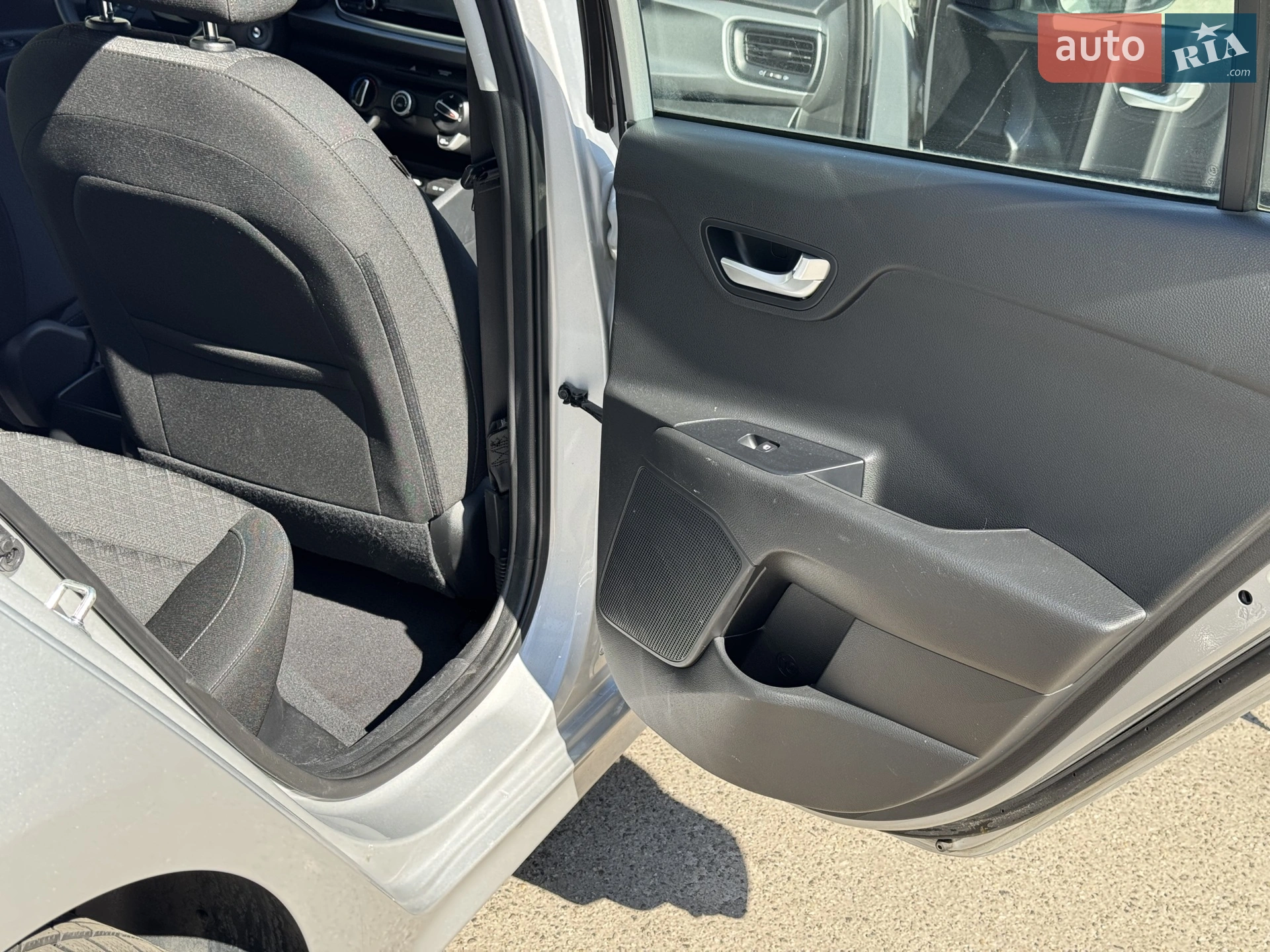 2019 Kia Rio - мініатюра 35