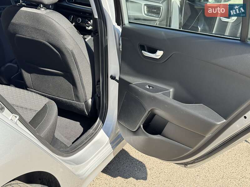 Седан Kia Rio 2019 в Киеве фото 35 Седан Kia Rio 2019 в Киеве