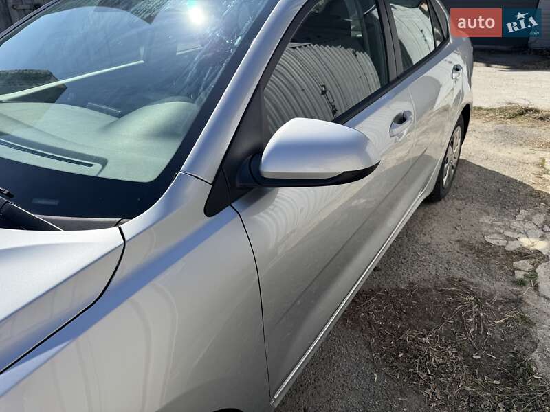 Седан Kia Rio 2019 в Киеве фото 22 Седан Kia Rio 2019 в Киеве