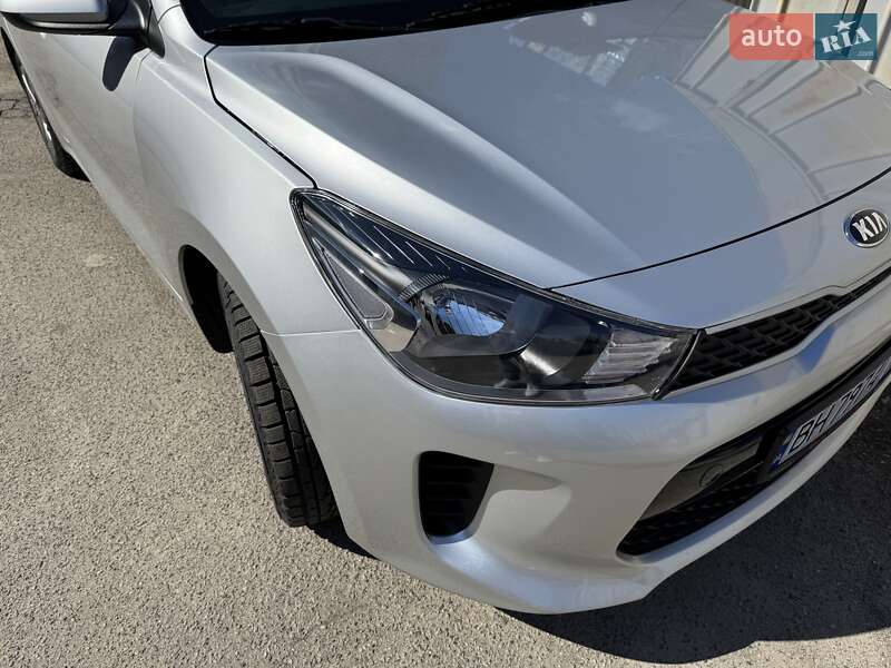 Седан Kia Rio 2019 в Киеве фото 17 Седан Kia Rio 2019 в Киеве
