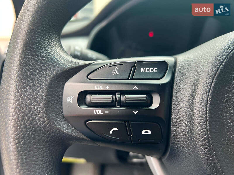 Седан Kia Rio 2018 в Одесі