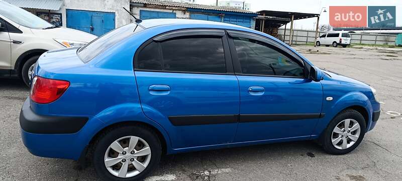 Седан Kia Rio 2008 в Харькове