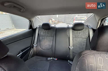 Седан Kia Rio 2012 в 